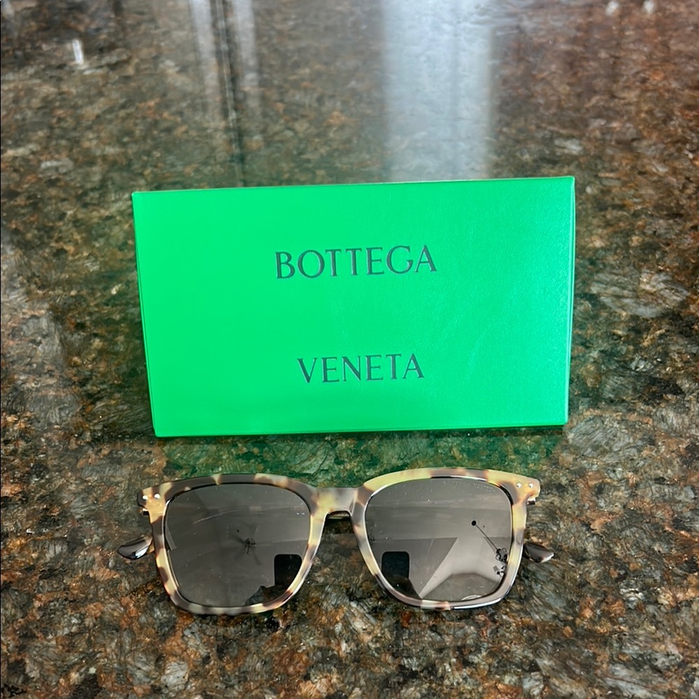 Bottega Veneta Brown Oversized Sunglasses